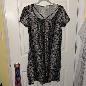 Black and White Short Sleeve Dress